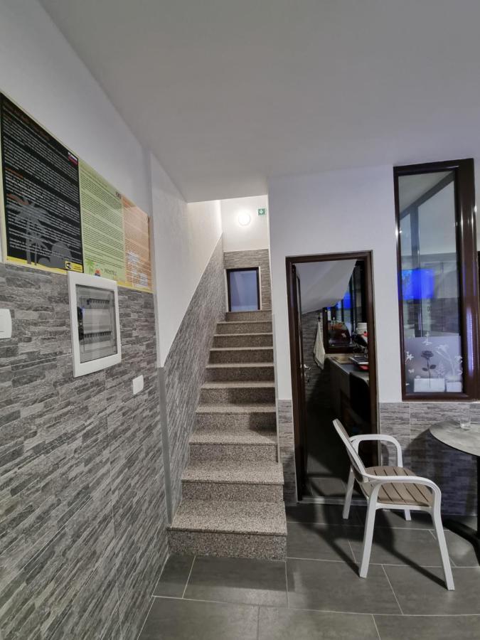 Hostel BellaVista Koper Buitenkant foto