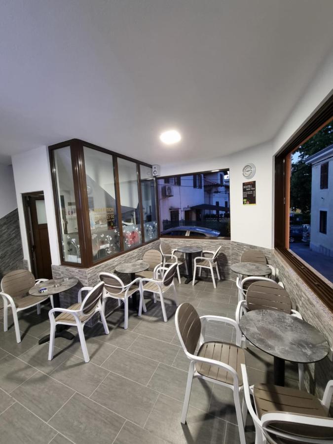 Hostel BellaVista Koper Buitenkant foto